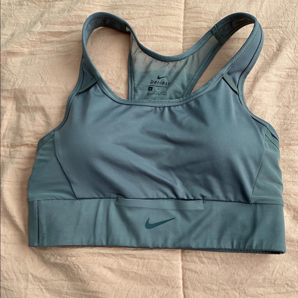 Nike Swoosh Sports Bra